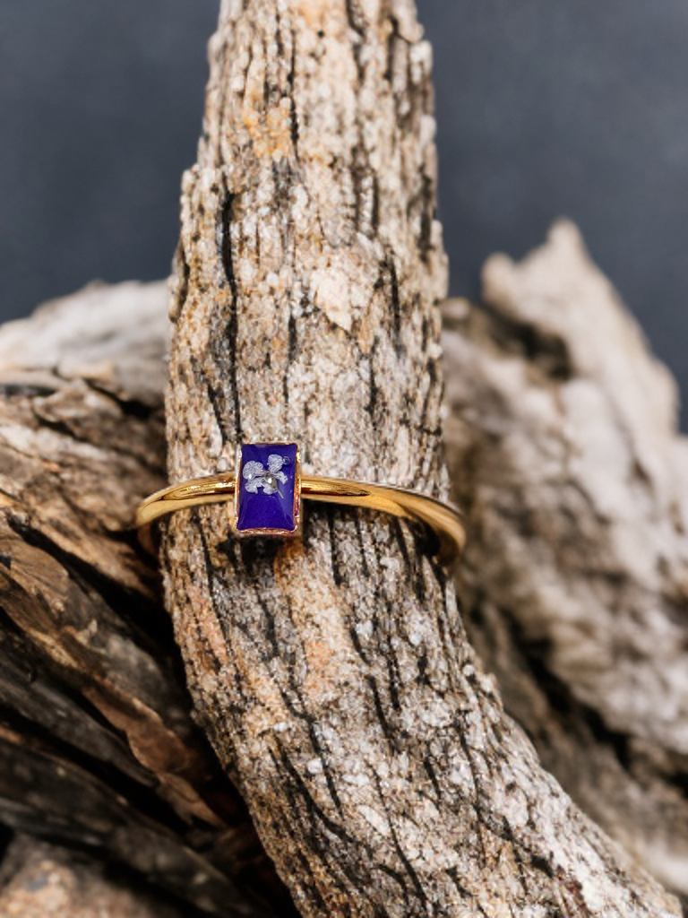 Golden Queen Ane Purple Ring