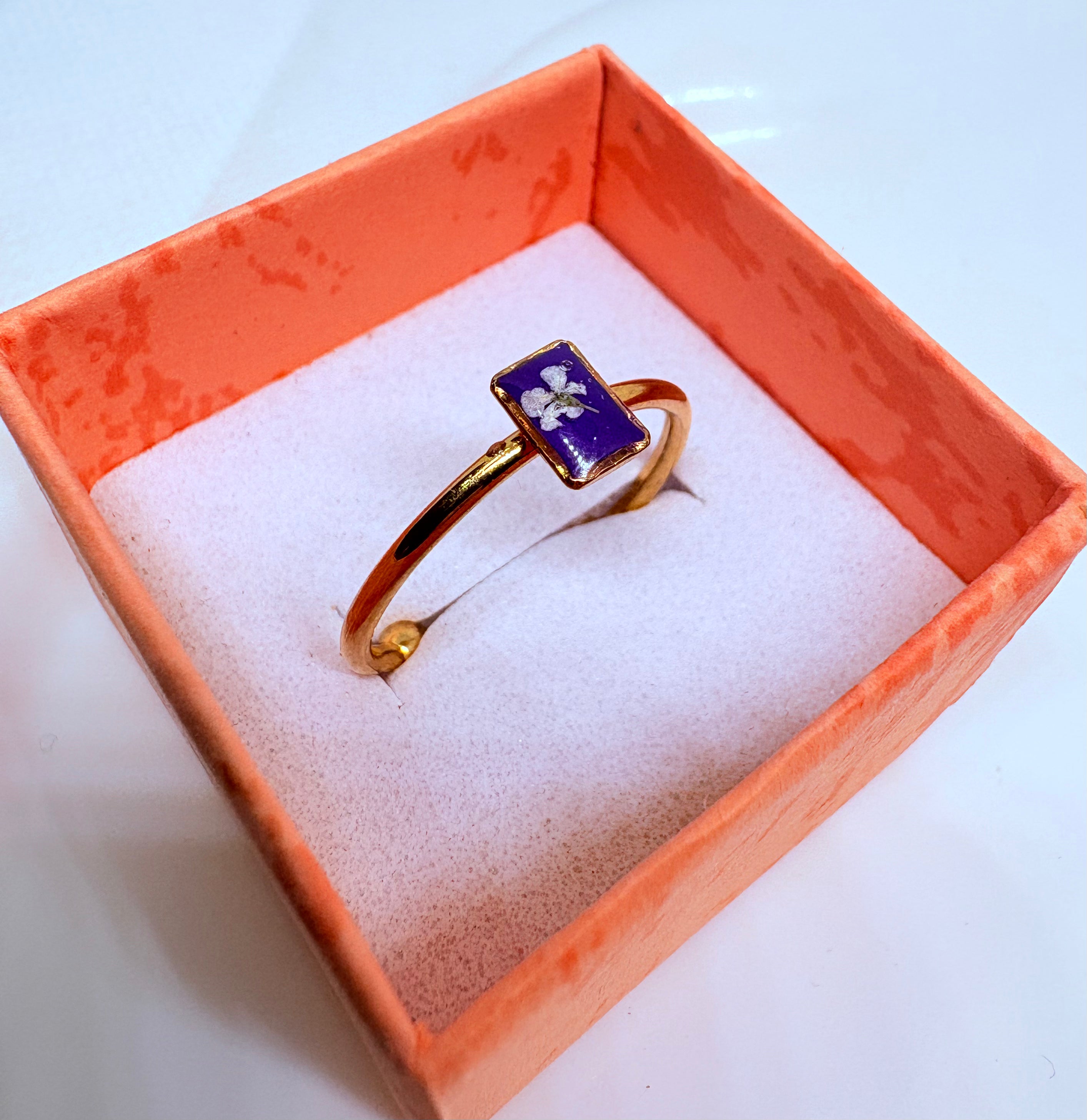 Golden Queen Ane Purple Ring