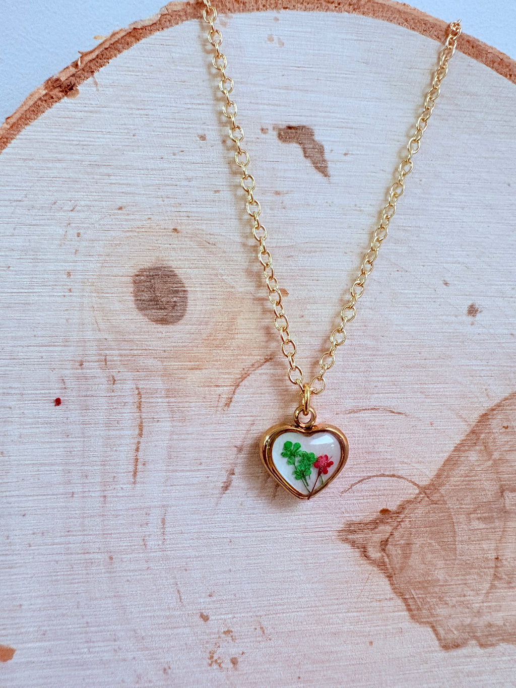 Red -green Queen anne's lace Heart Necklace