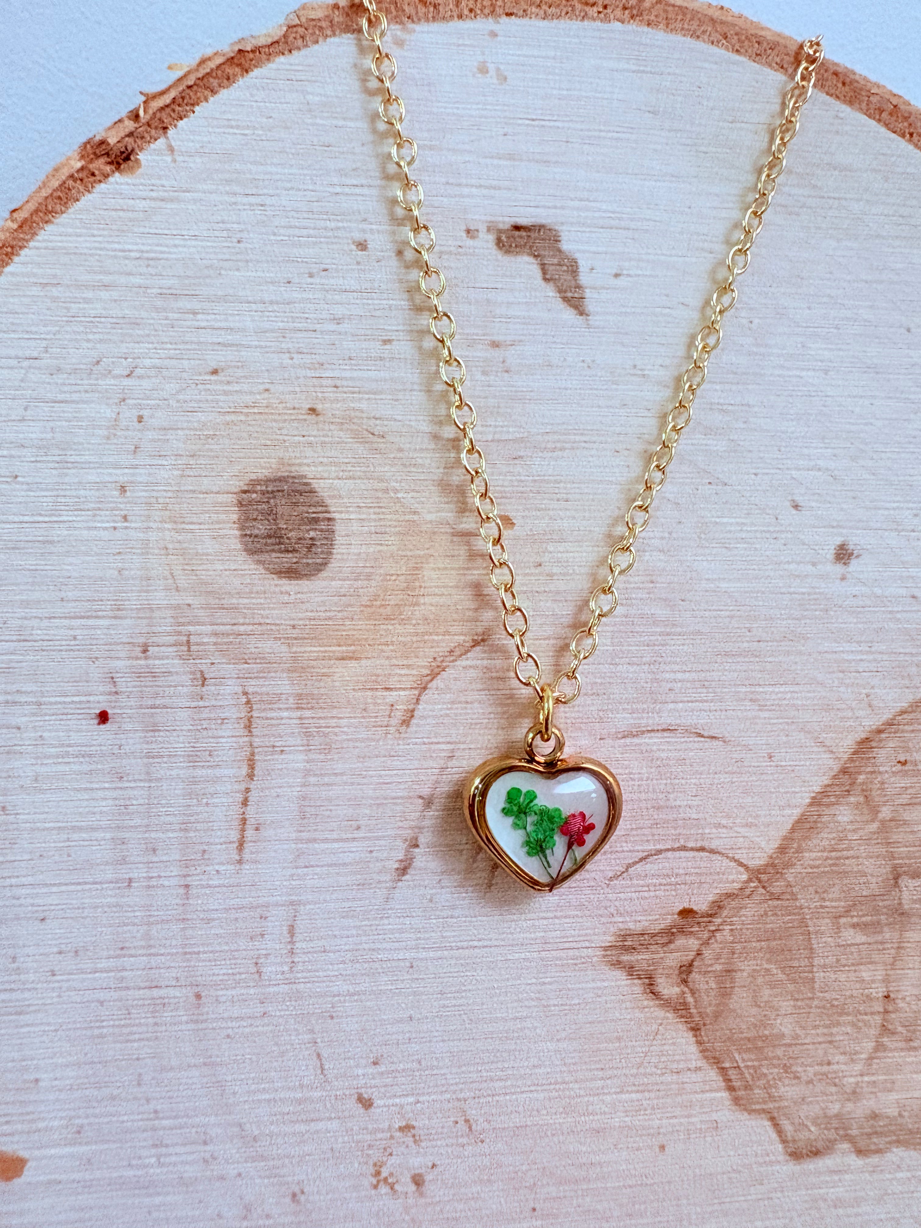 Red -green Queen anne's lace Heart Necklace