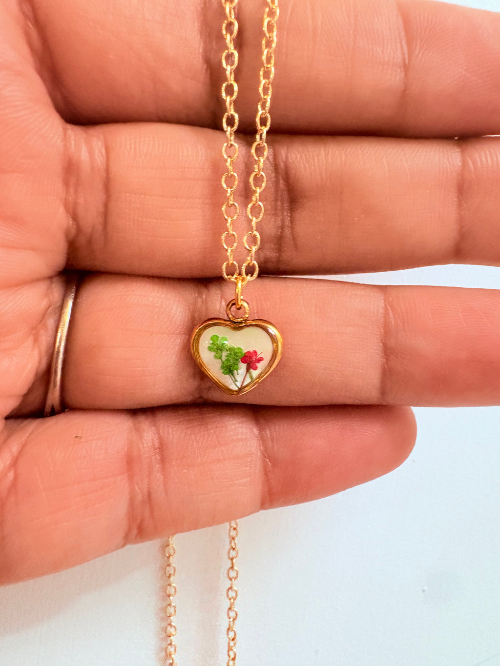 Red -green Queen anne's lace Heart Necklace