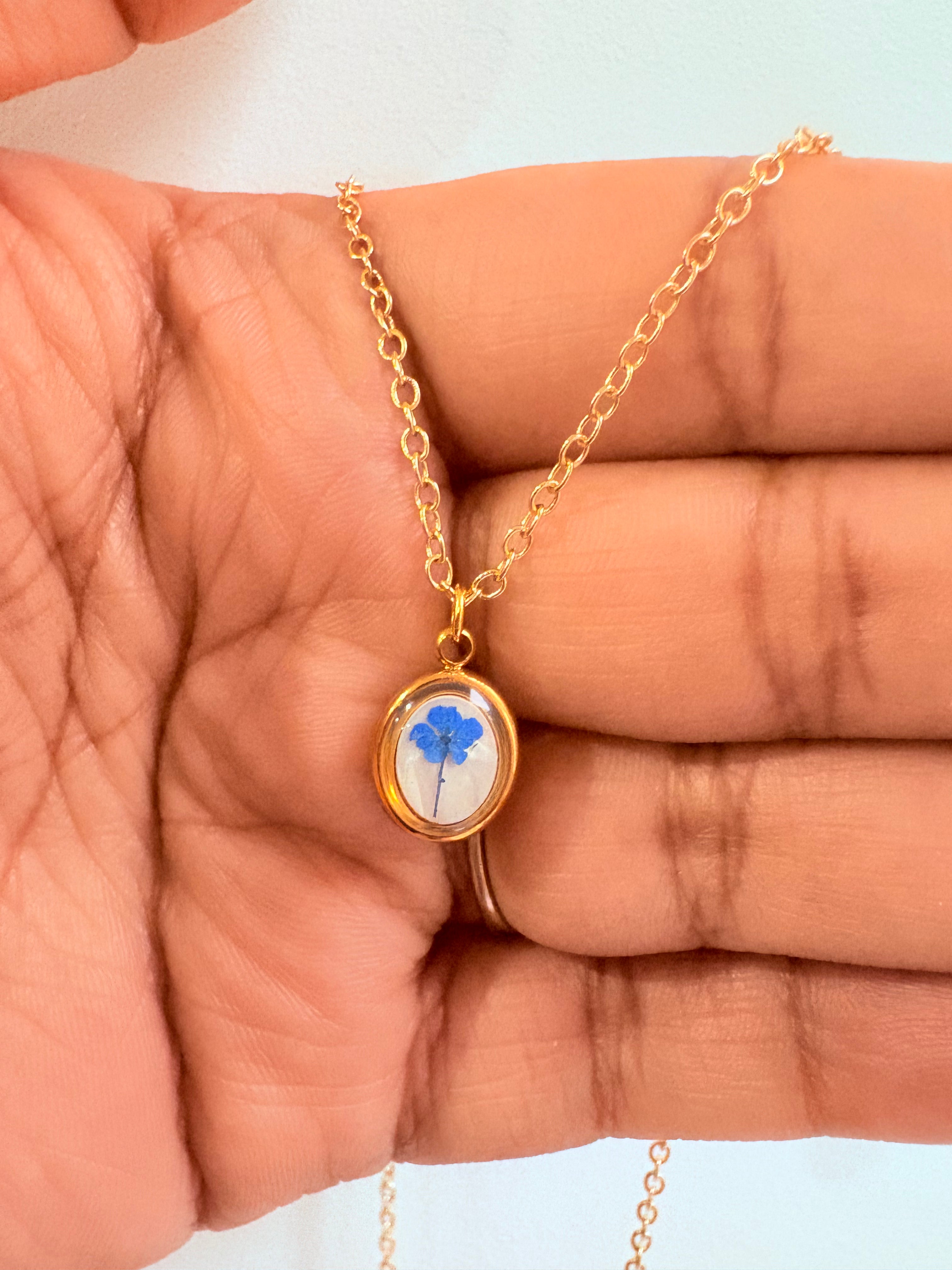 Oval Blue queen anne's lace necklace